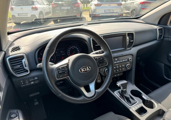 Kia Sportage cena 65777 przebieg: 158000, rok produkcji 2016 z Nysa małe 667